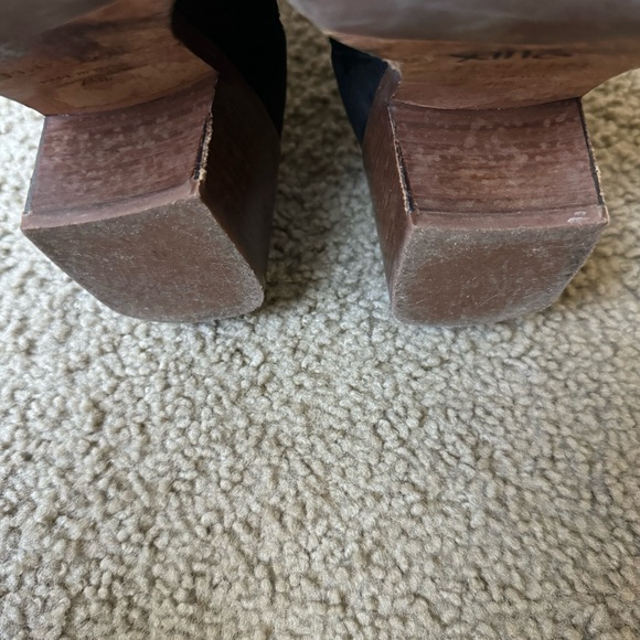 M. Gemi Lelia Suede Boot - Picture 9 of 11